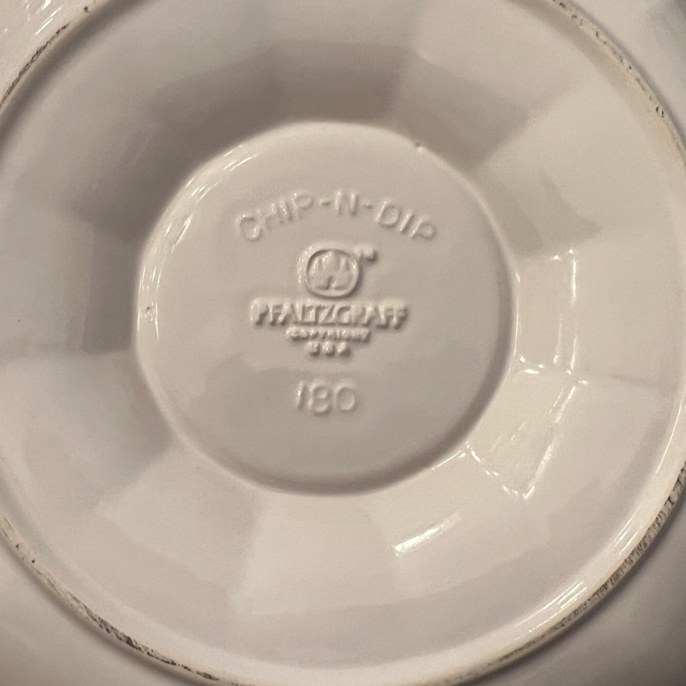 Pfaltzgraff Christmas Heritage 2 piece Chip and Dip set, new in Box. - Picture 5 of 5